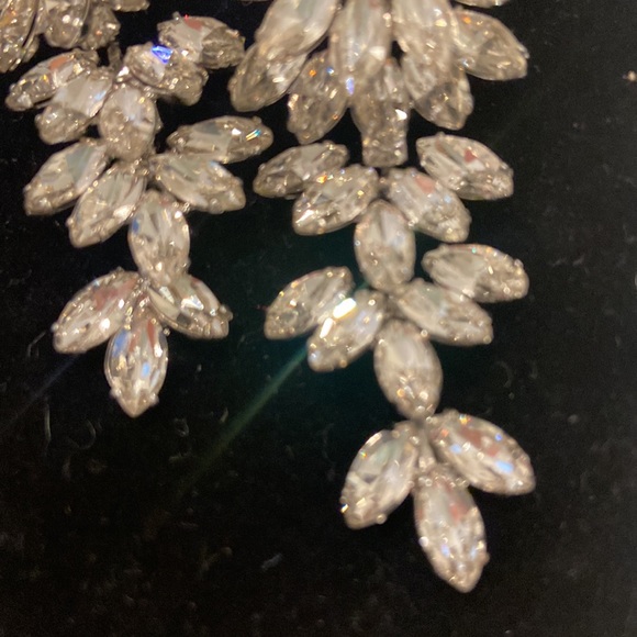 NEW Dannijo Heather Rhinestone waterfall Earrings from Revolve never worn - Picture 5 of 6